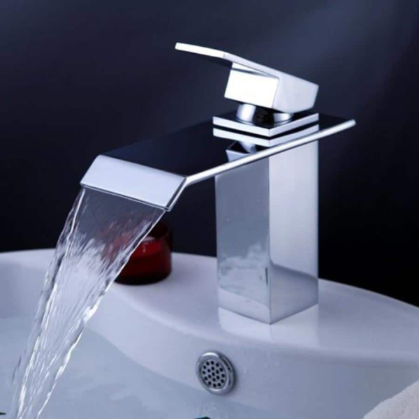 Torneira Monocomando Banheiro Metal Cromada Cascata Baixa